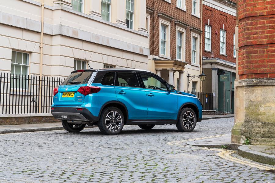  Suzuki Vitara Hybrid AllGrip 2020 года  (UK) (фото 14 из 22)